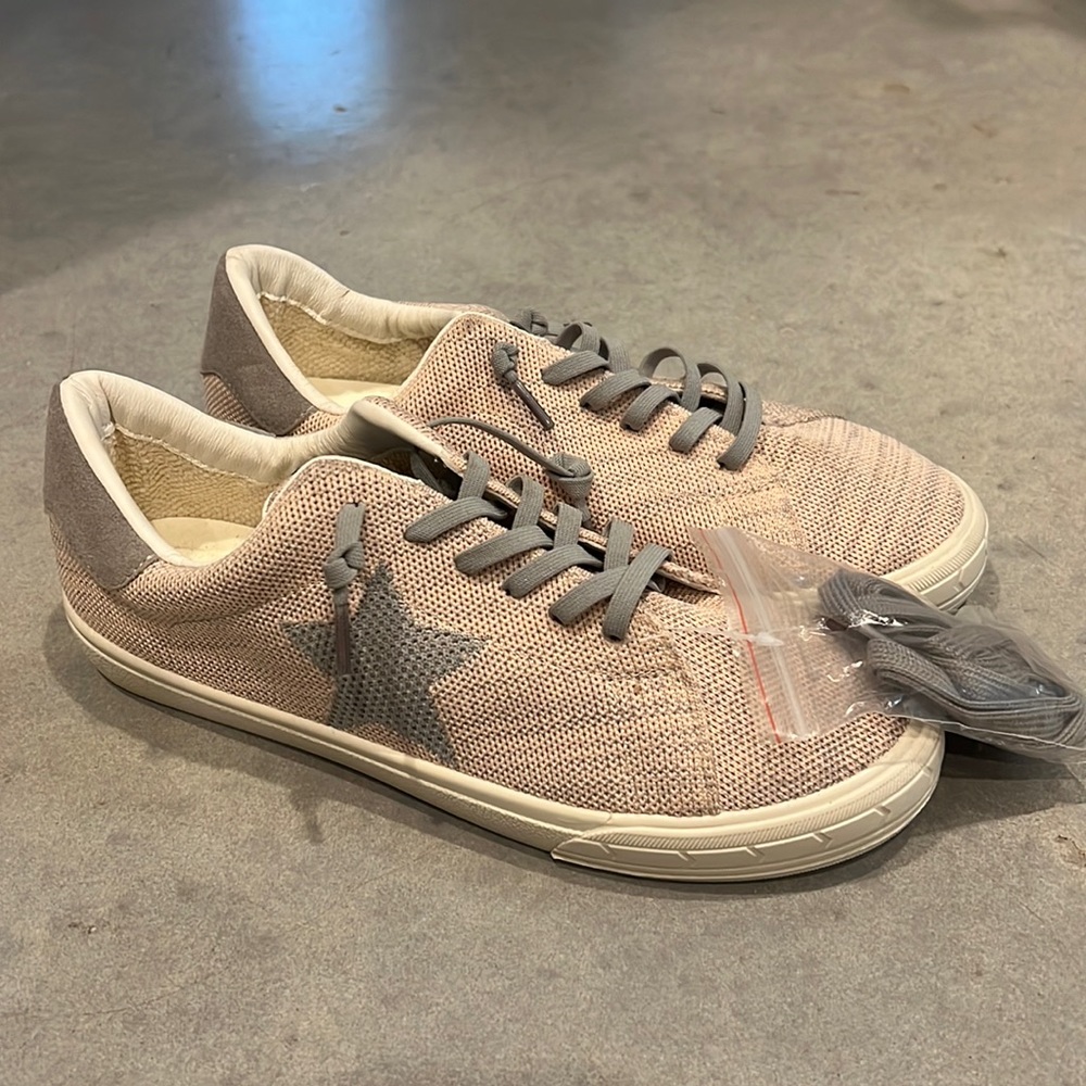 Brand new never worn Vintage Havanas size 9 (no box)